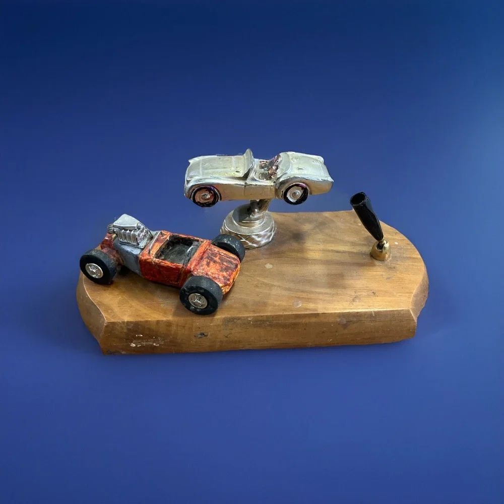 VTG Pencil‎ Stand With Two Old Cars On it